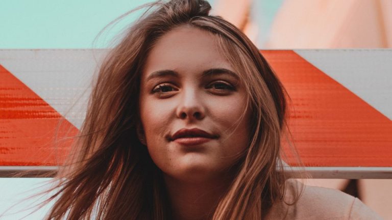 pregnant woman considering buying an abortion pill